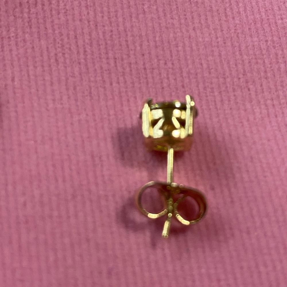 Peridot Earrings In Gold Filled Basket Mounting - Picture 4 of 4